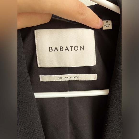 Aritzia | Babaton Blazer | size 2 - Picture 5 of 5
